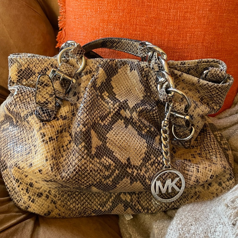 Micheal Kors shoulder bag